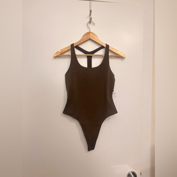 Alo Sleek Back Bodysuit NWT - Picture 3 of 6
